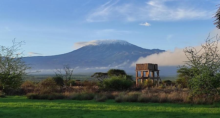 Aa Lodge Amboseli Eksteriør bilde